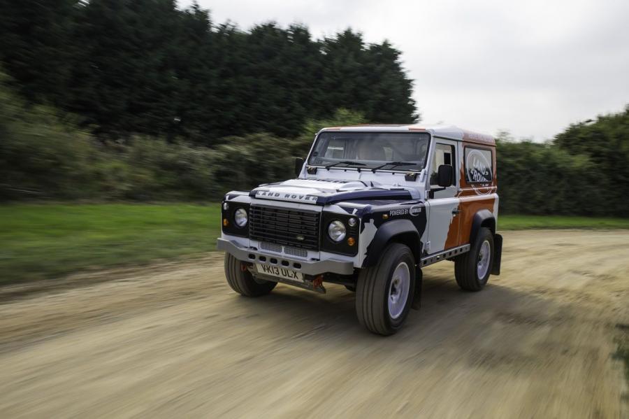  Land Rover Defender 90 Challenge Car 2014 года  (фото 24 из 35)